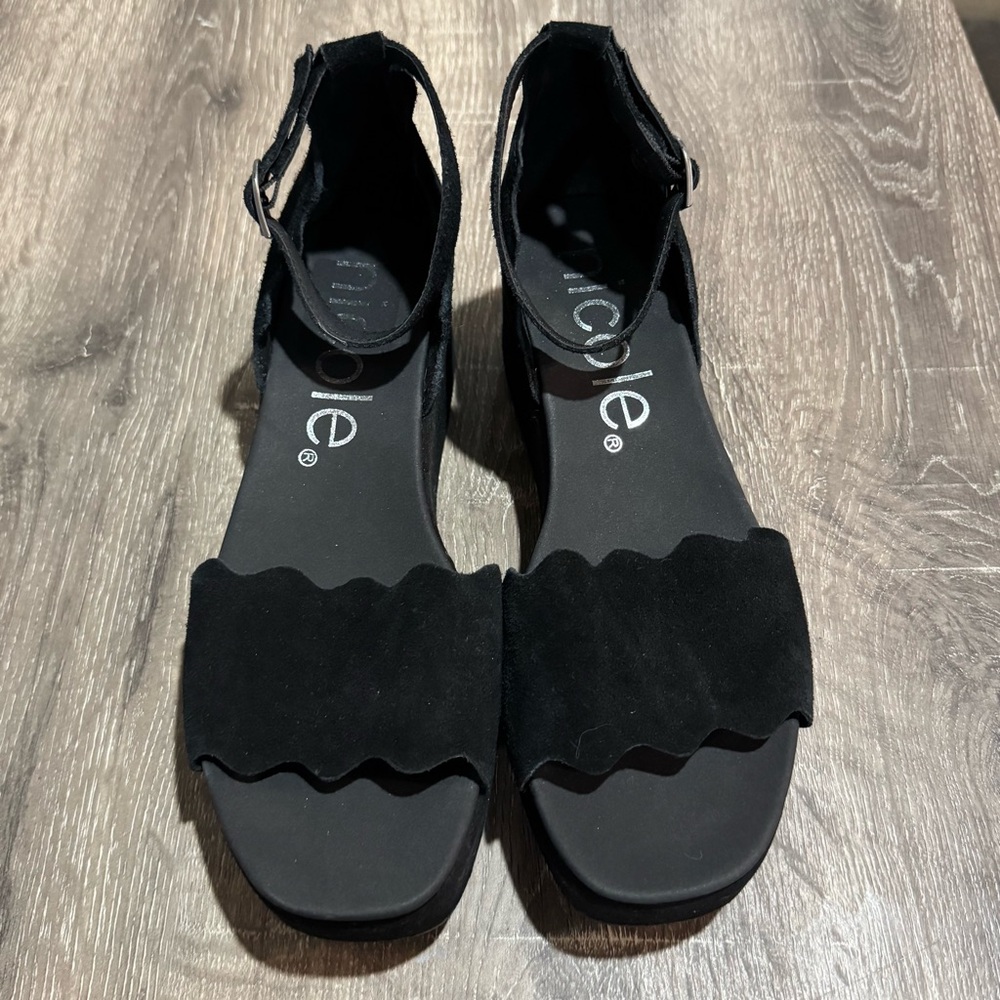 Women’s Nicole Black Suede Platform Sandals Size 8 M